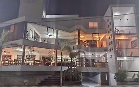Hotel Reviens